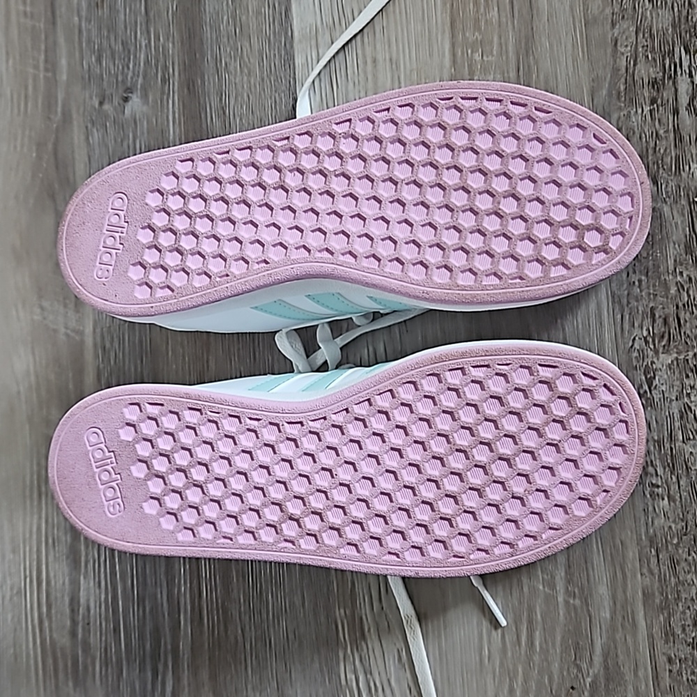 Adidas - Picture 7 of 8